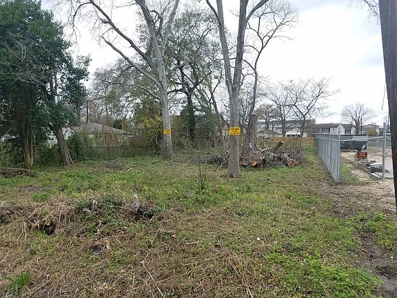 2nd image of 760 Green Meadow Ln