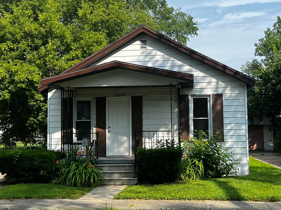 1st image of 2235 S Niagara St