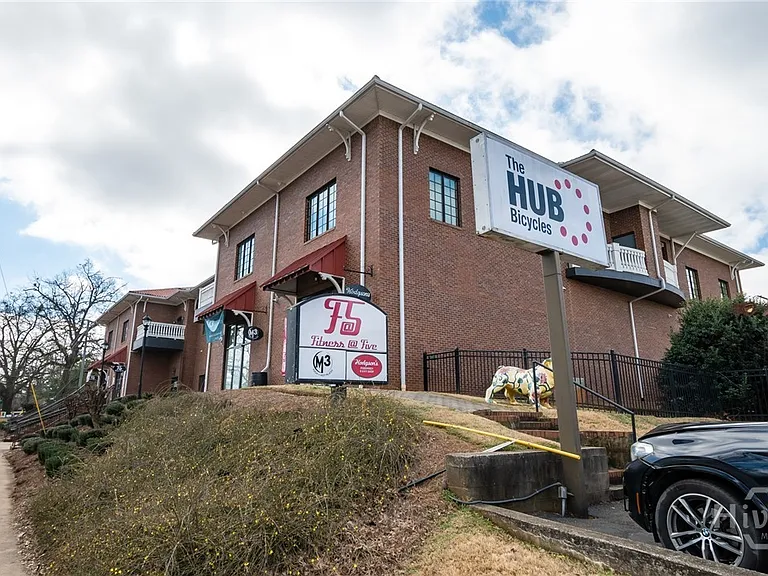 1439 S Milledge Ave — Photo 8
