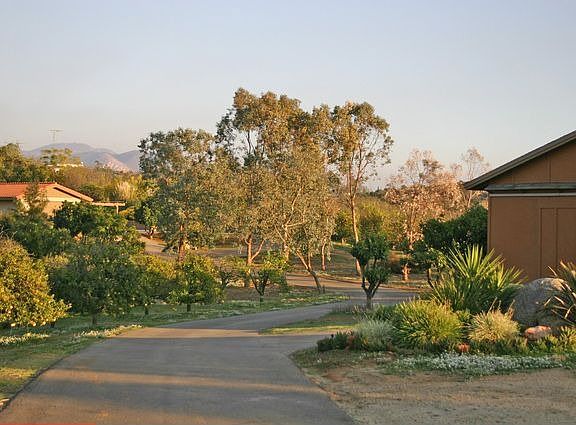 Drive to house by Barn