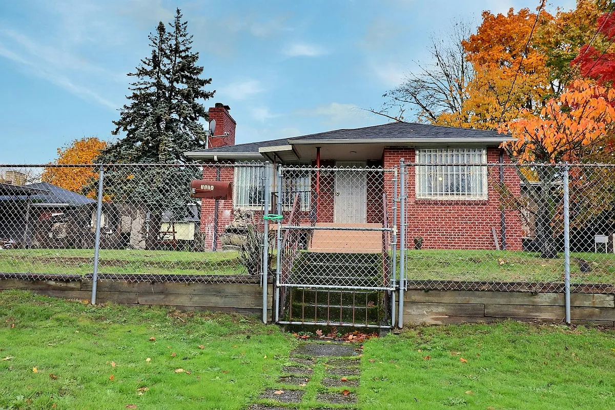 Building Photo - 7418 48th Ave S