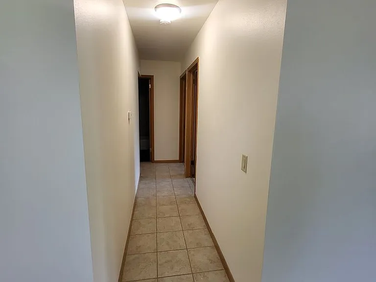 Midvale Heights Apartments — Photo 8