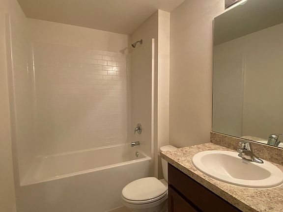 4th image of 4128 NE 15th Ave