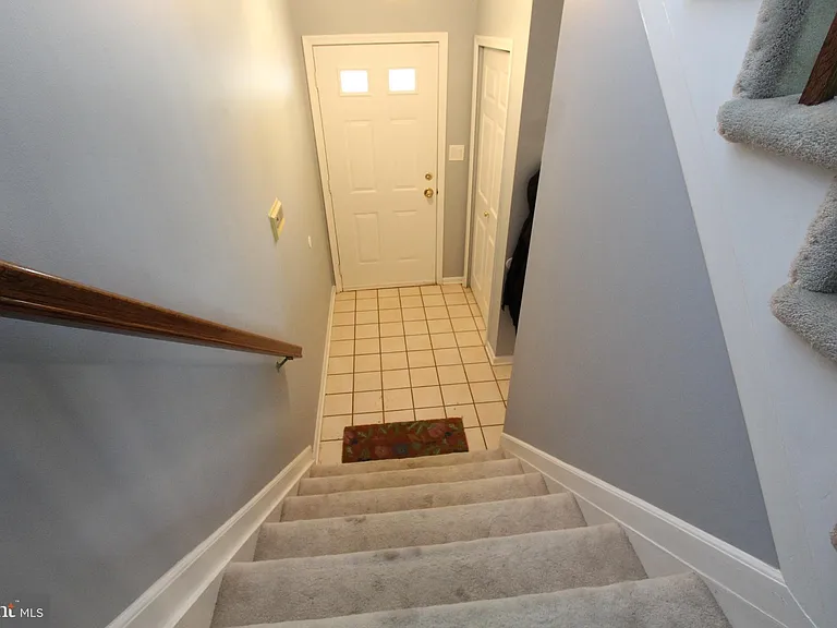 6 Halstead Pl — Photo 3