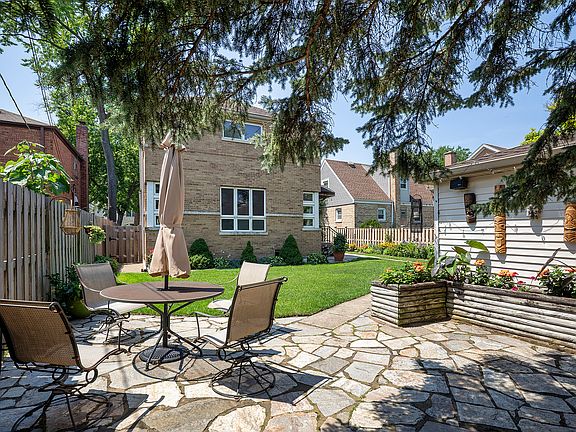 5th image of 229 N Western Ave