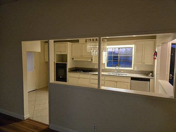 3rd image of 10032 Burgundy Pl
