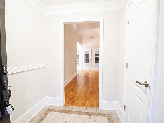 4th image of 13526 Fernhill Dr