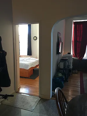 Rented by Metropolis International Realty Inc. | media 4