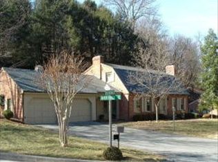 402 Willow Oak Dr SW, Roanoke, VA 24014