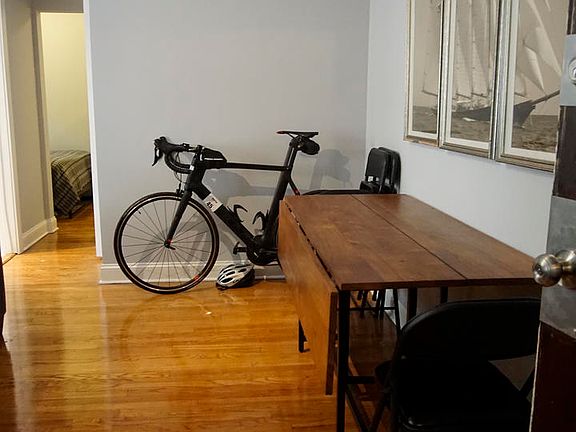 4th image of 2324 N Lincoln Park W APT 3A