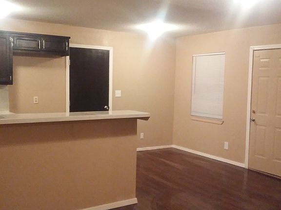 5th image of 1520 17th St NE