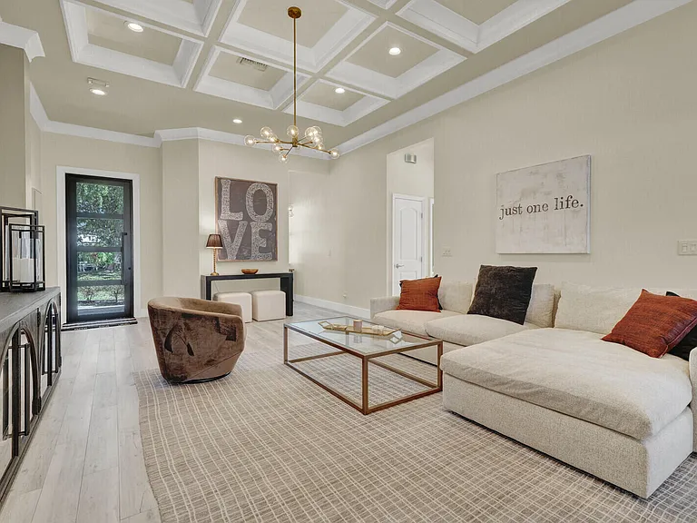875 SE 13th Ave — Photo 30