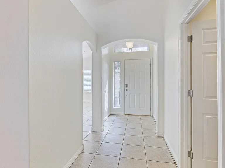 7362 E Hanover Way — Photo 5