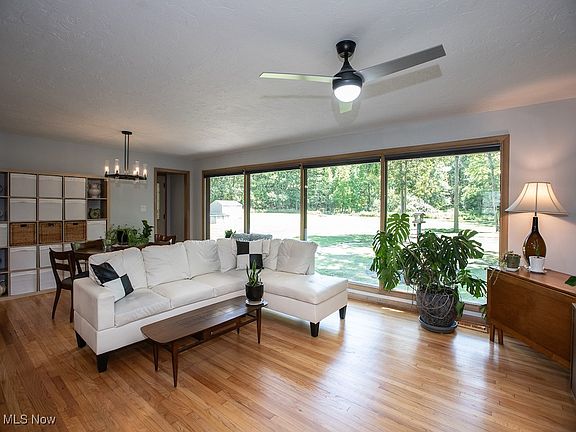 2nd image of 6451 Glenwillow Dr