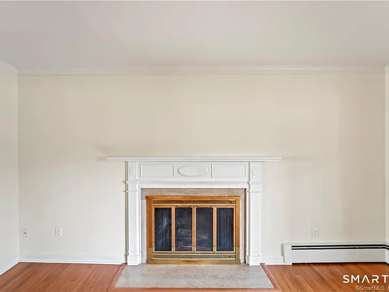 791 Newfield Ave — Photo 6