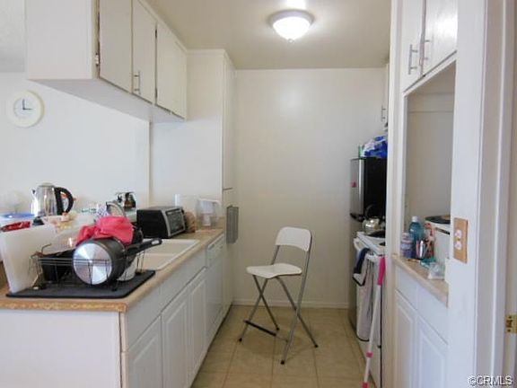 5th image of 816 Coriander Dr Unit B