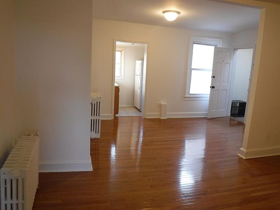 3rd image of 10 Main St