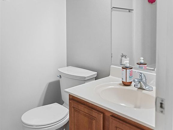 5th image of 3113 Queensdale Dr