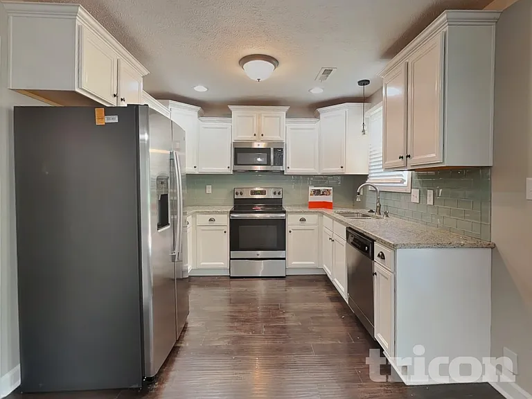 685 Ellie Nat Dr — Photo 4