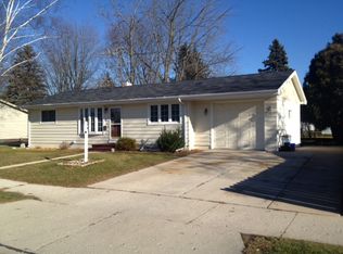3611 Glenwood St, Two Rivers, WI 54241