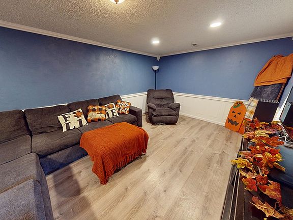 4th image of 1204 Seminole Ave