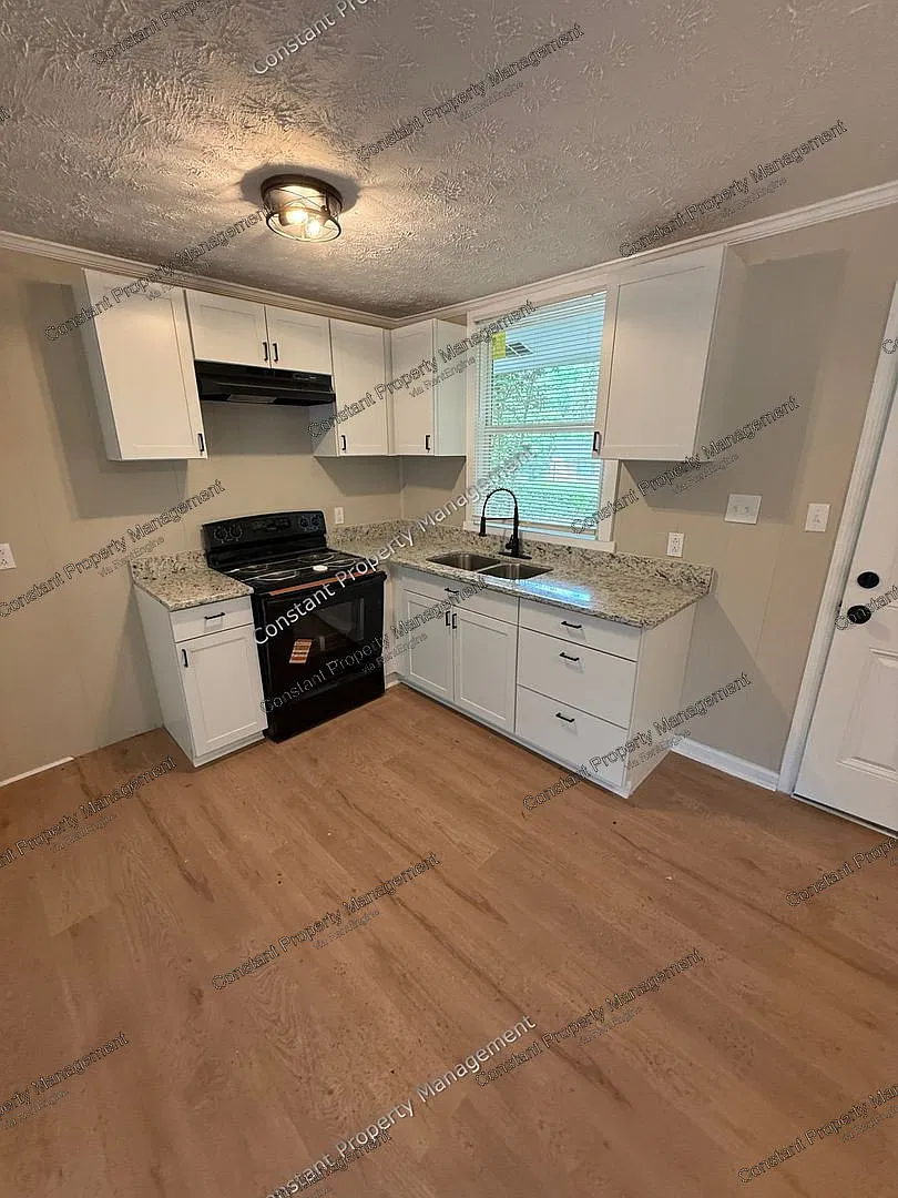 4 bed, 2.0 bath, 1300 sqft, $1,475 — Photo 4