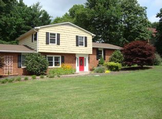 4450 Quail Hollow Rd, Clemmons, NC 27012