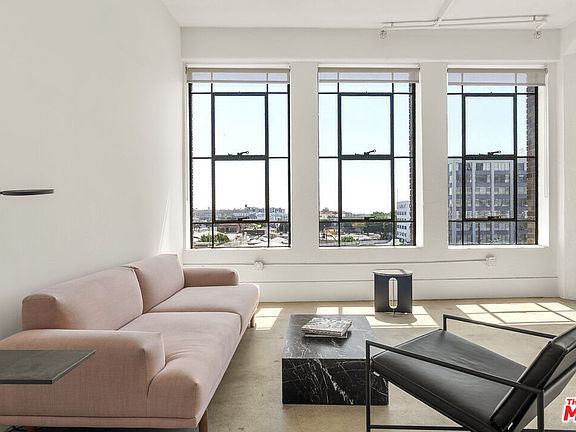 4th image of 315 E 8th St APT 505