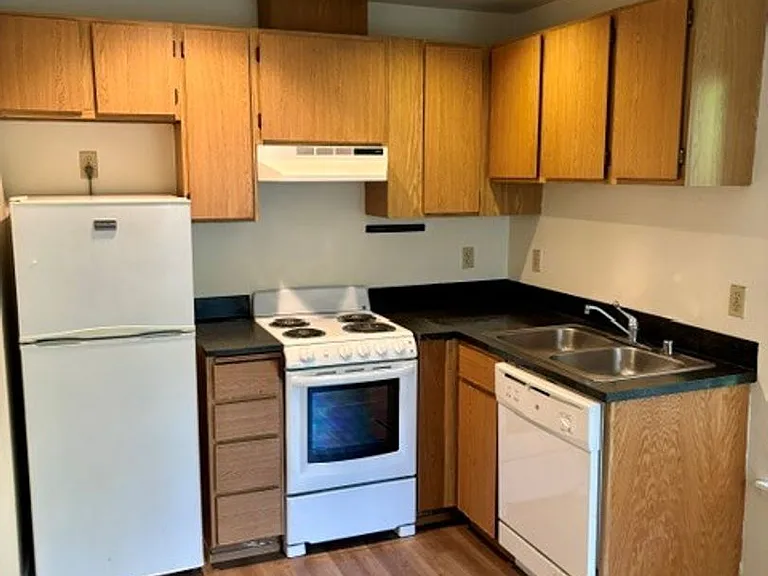 Tanglewood Apartments — Photo 7