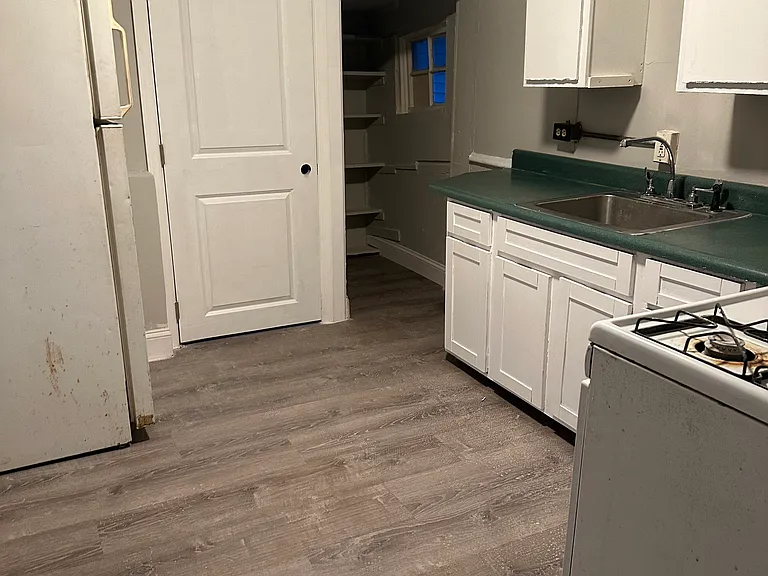 2 Snyder Ave #1B — Photo 3