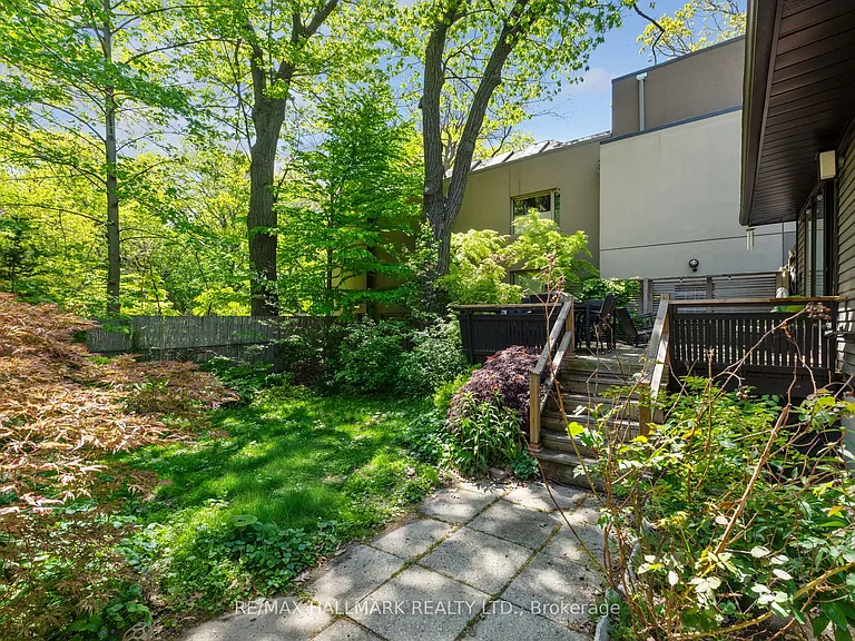 35 Benlamond Ave — Photo 17