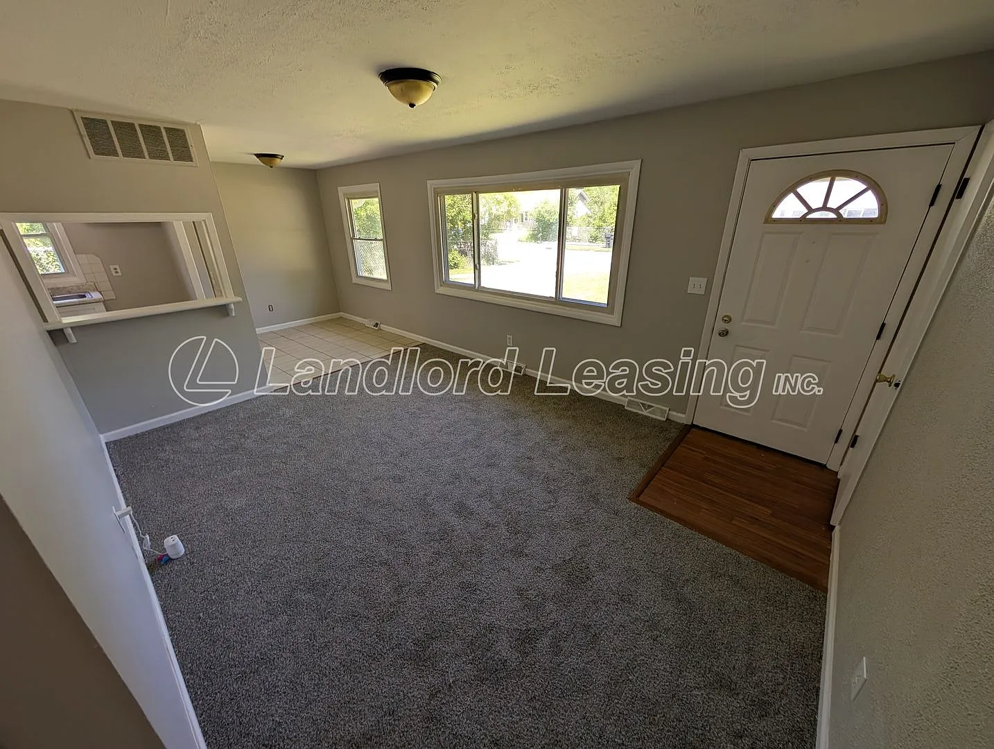 $995 Security Deposit Special! — Photo 2