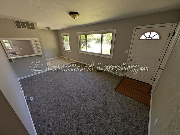 2nd image of 4252 Belle Ave