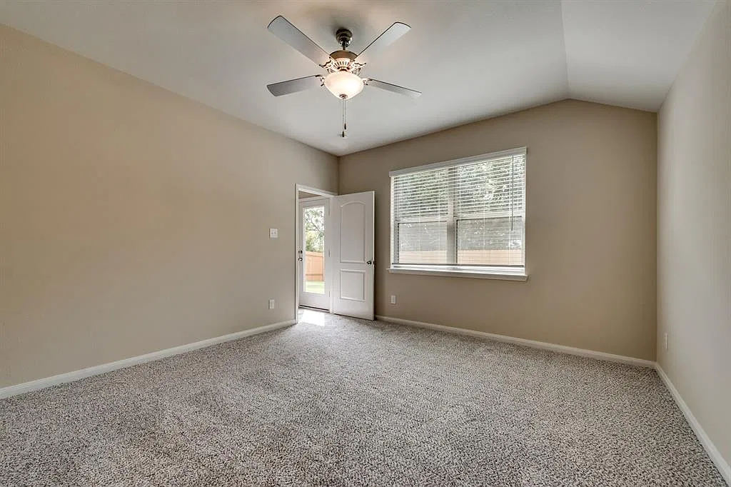 3 bed, 2000 sqft, $2,650 — Photo 4