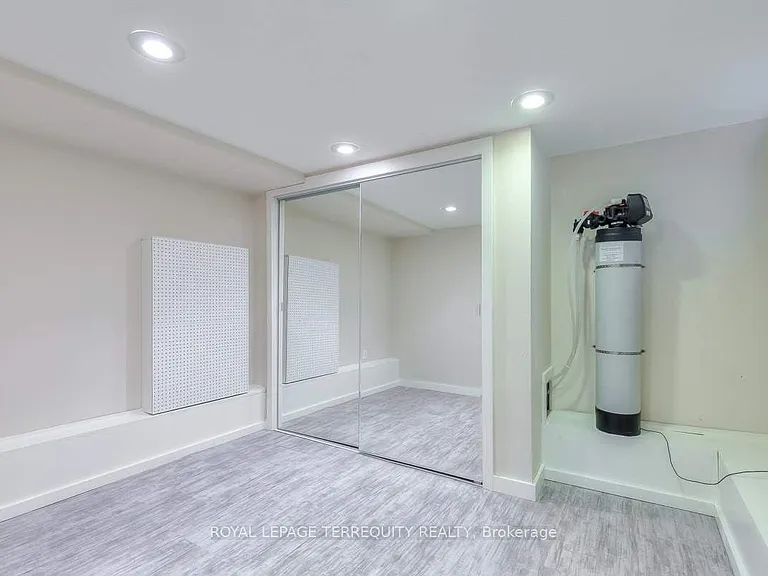 1760 Queen St E #BASEMENT — Photo 10