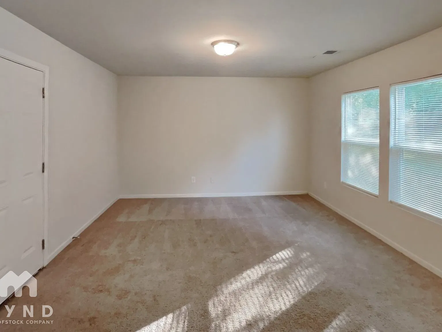 4 bed, 3.0 bath, 1801 sqft, $1,875 — Photo 2