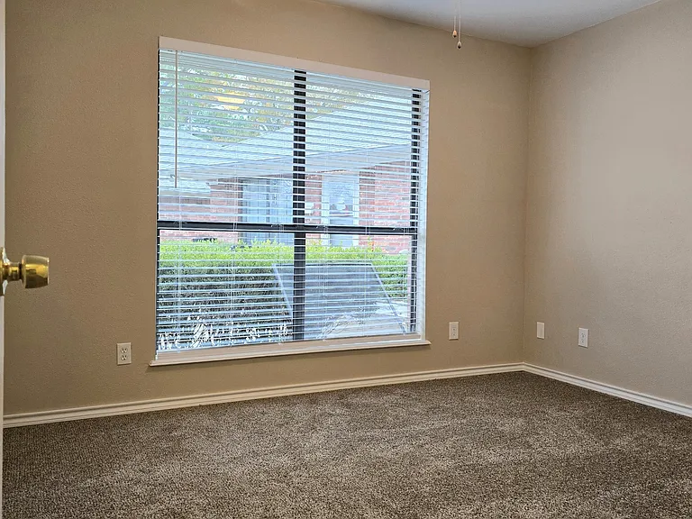 640 Canada St #5 — Photo 16