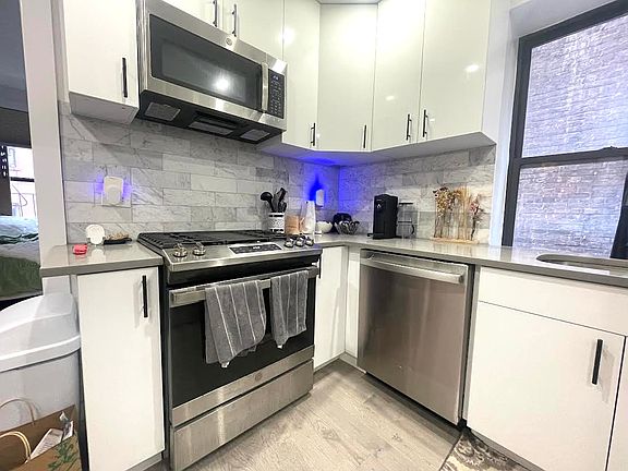5th image of 336 E 13th St #D2d3