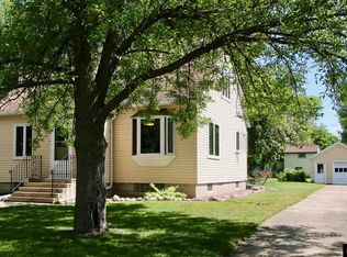 109 1st Ave SW, Mapleton, MN 56065