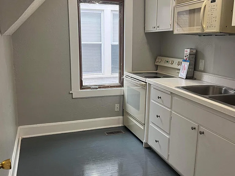 1159 Bush Ave — Photo 23