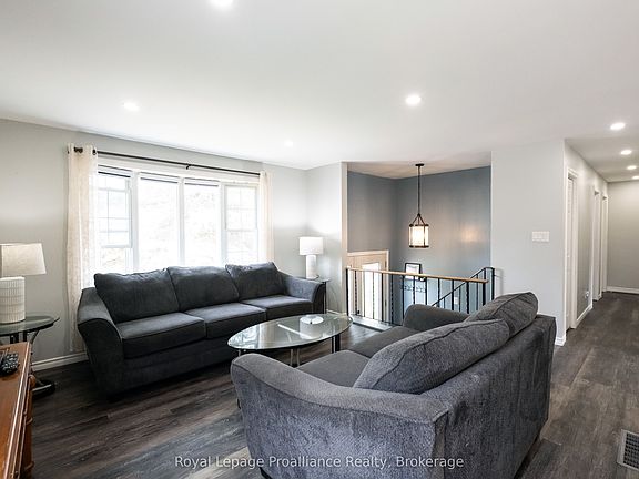 4th image of 115 Nicholas St