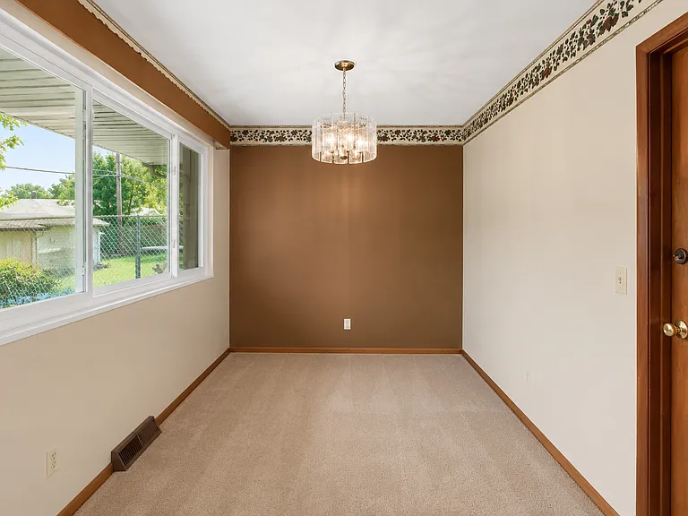 5920 Malden Ave — Photo 8