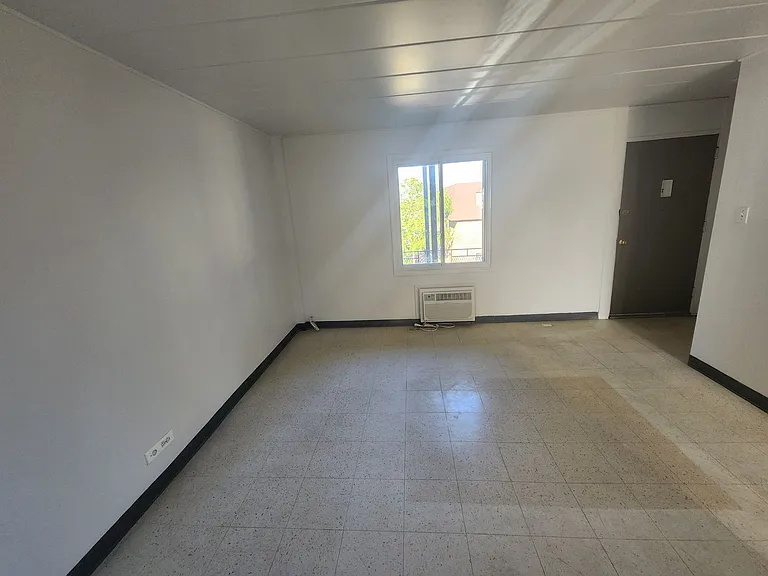 J.E.R & Associates 1143 — Photo 5