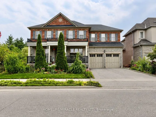114 Bloomsbury Ave, Brampton, ON L6P 2X1