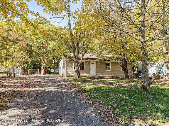 3rd image of 1320 Stark Street