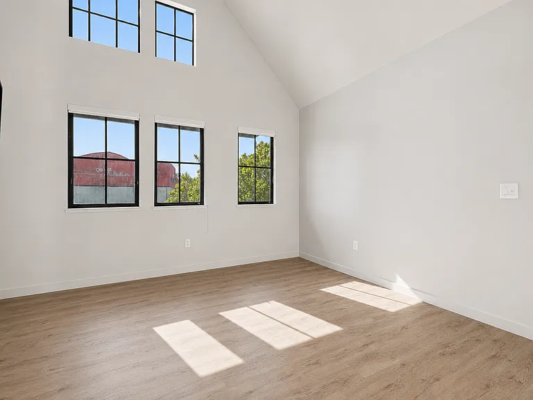 Upscale Westside Living! Spacious 2BD/2BA Above Copal Restaurant — Photo 4