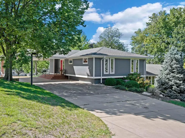303 N Sunset Dr, Manito, IL 61546