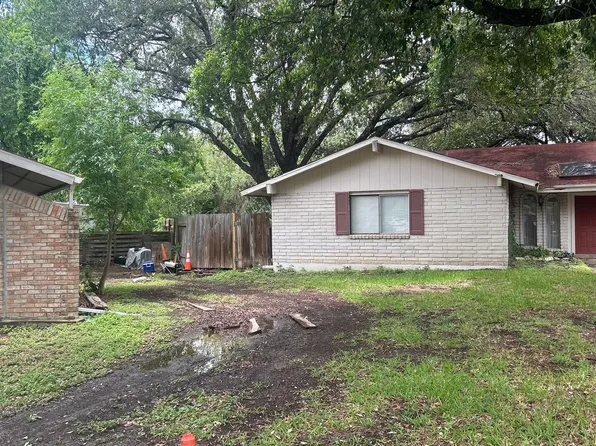 4902 LA BARRANCA ST, San Antonio, TX 78233