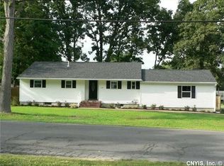 118 N Woodland Dr, Liverpool, NY 13088