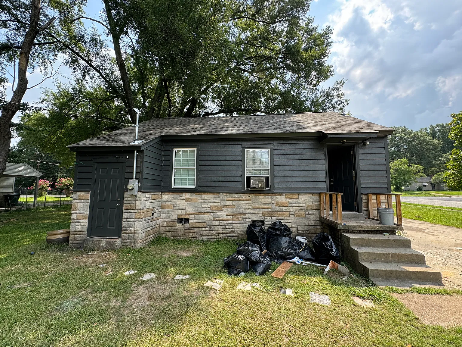 2 bed, 766 sqft, $1,150 — Photo 2